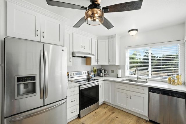 2102 2102 Galveston Ave B, San Jose, CA 95122