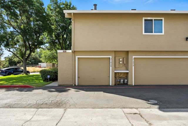 2102 2102 Galveston Ave B, San Jose, CA 95122