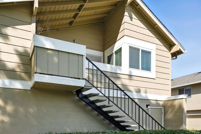 2102 2102 Galveston Ave B, San Jose, CA 95122