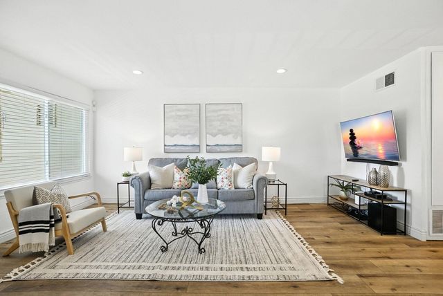 2102 2102 Galveston Ave B, San Jose, CA 95122