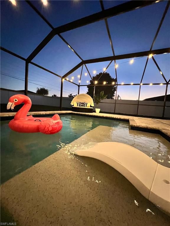 Image 12 of property listing at 710 SE 42nd LN, Cape Coral, FL 33904