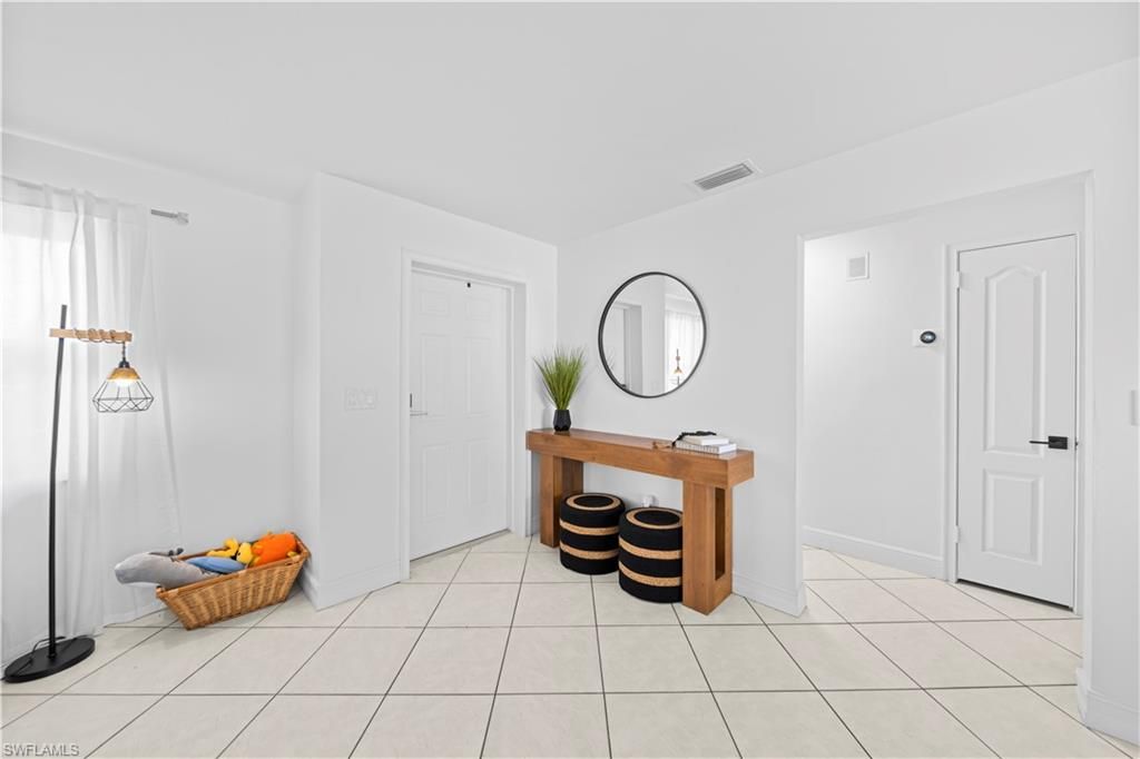 Image 25 of property listing at 710 SE 42nd LN, Cape Coral, FL 33904