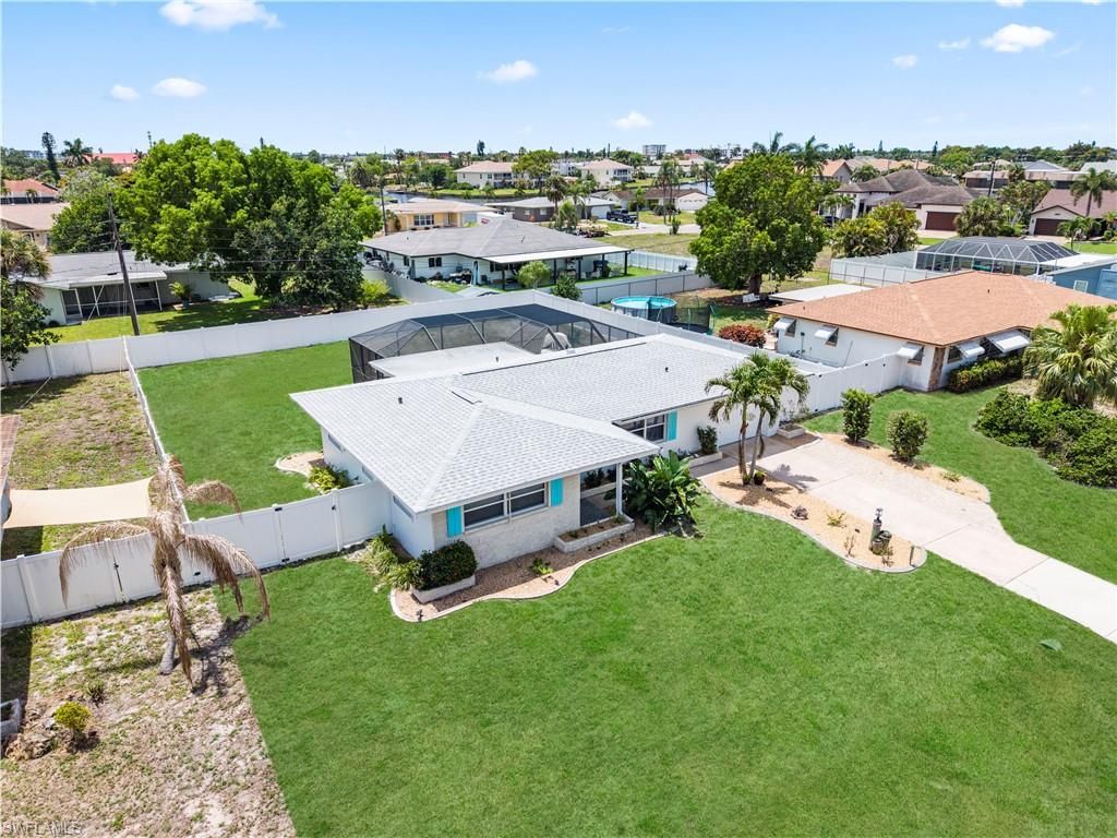 Image 37 of property listing at 710 SE 42nd LN, Cape Coral, FL 33904