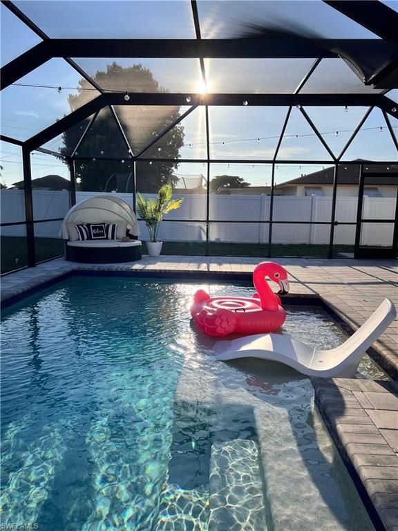 Image 7 of property listing at 710 SE 42nd LN, Cape Coral, FL 33904