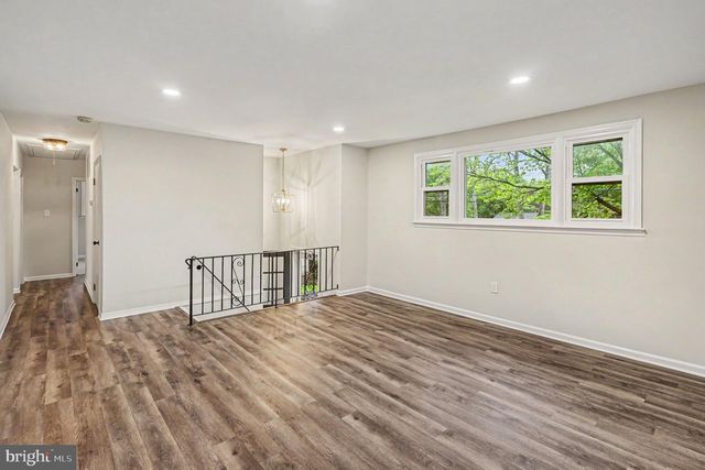 208 W 3RD ST, Red Hill, PA 18076