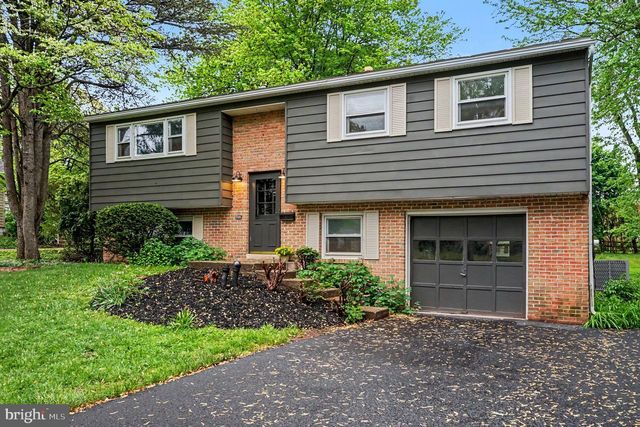 208 W 3RD ST, Red Hill, PA 18076