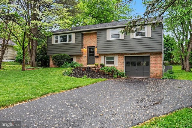 208 W 3RD ST, Red Hill, PA 18076