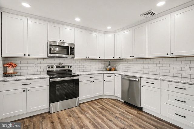 208 W 3RD ST, Red Hill, PA 18076