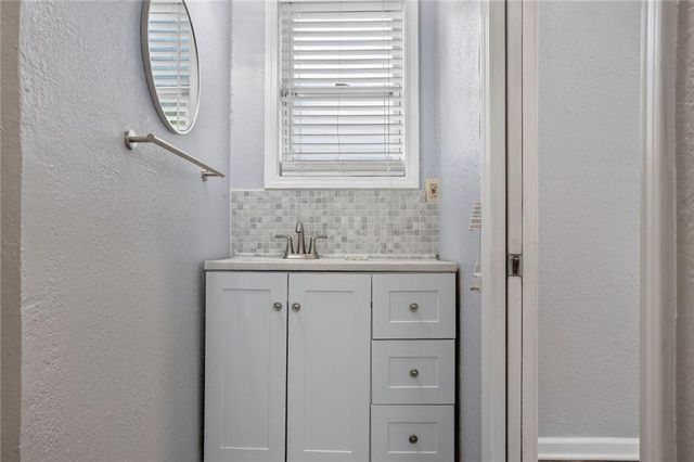 2008 E 59th Terrace, Kansas City, MO 64130