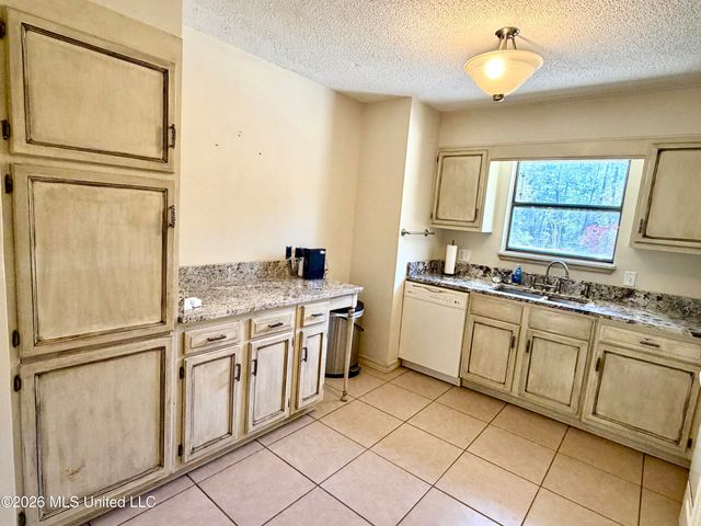 2200 Summerlin Bayou Road, Vancleave, MS 39565