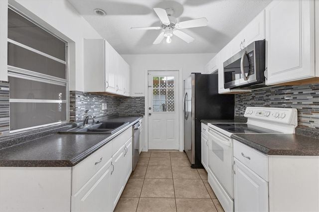 8158 BOCA GRANDE AVENUE, North Port, FL 34287