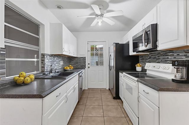 8158 BOCA GRANDE AVENUE, North Port, FL 34287