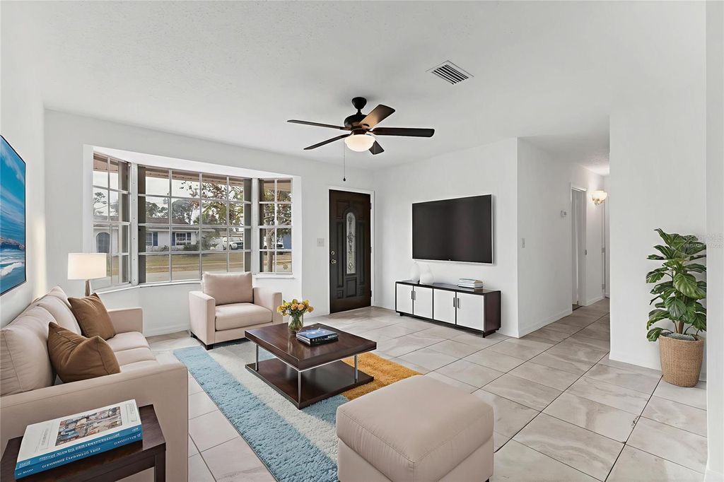 Image 4 of property listing at 8158 BOCA GRANDE AVENUE, North Port, FL 34287