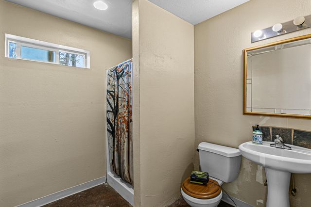 235 Citadel Road, Trail, OR 97541