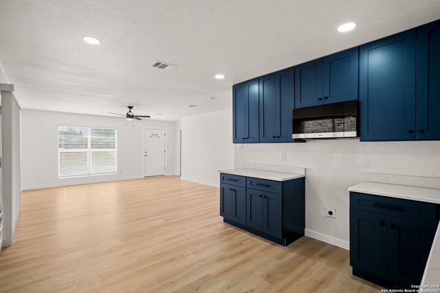 3325 Cliffside, Schertz, TX 78108