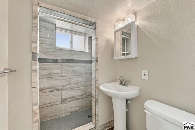 2606 Jones Ave, Pueblo, CO 81004
