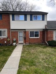 25719 Salem Court 69, Roseville, MI 48066