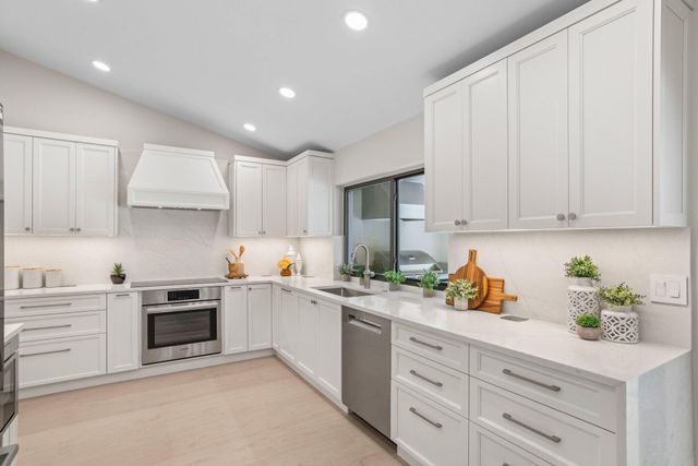 3901 NW 27th Avenue, Boca Raton, FL 33434