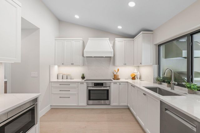 3901 NW 27th Avenue, Boca Raton, FL 33434