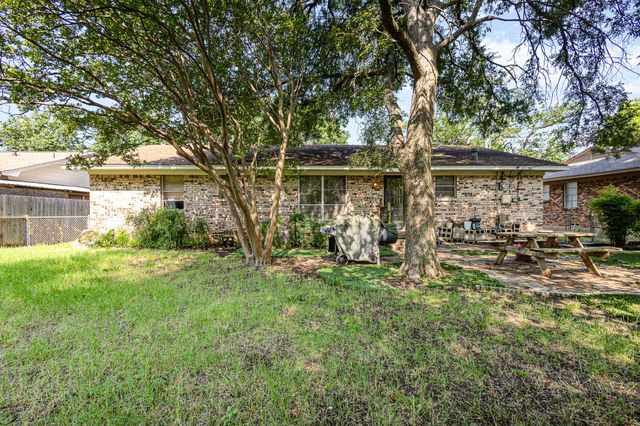 2530 Robin Lane, Garland, TX 75041