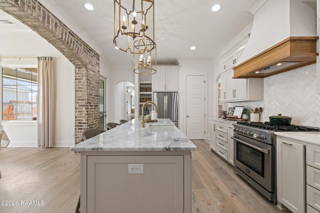 307 Queenstown Avenue, Youngsville, LA 70592