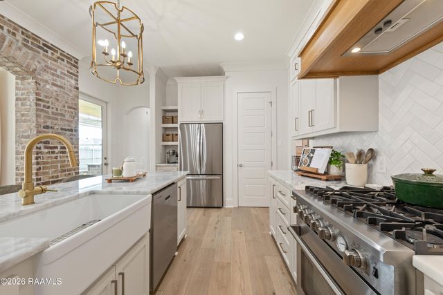 307 Queenstown Avenue, Youngsville, LA 70592