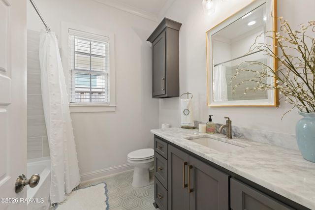 307 Queenstown Avenue, Youngsville, LA 70592