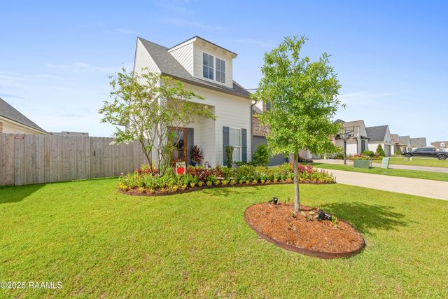 307 Queenstown Avenue, Youngsville, LA 70592