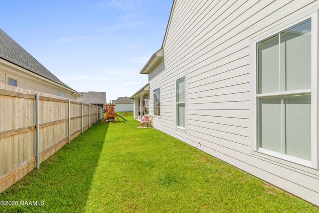 307 Queenstown Avenue, Youngsville, LA 70592