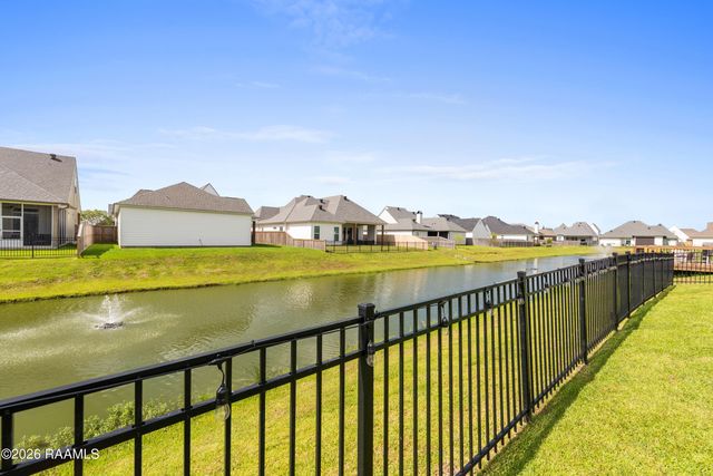 307 Queenstown Avenue, Youngsville, LA 70592