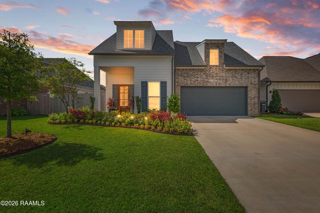 307 Queenstown Avenue, Youngsville, LA 70592