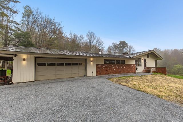 192 Cream Hill Road, Mendon, VT 05701