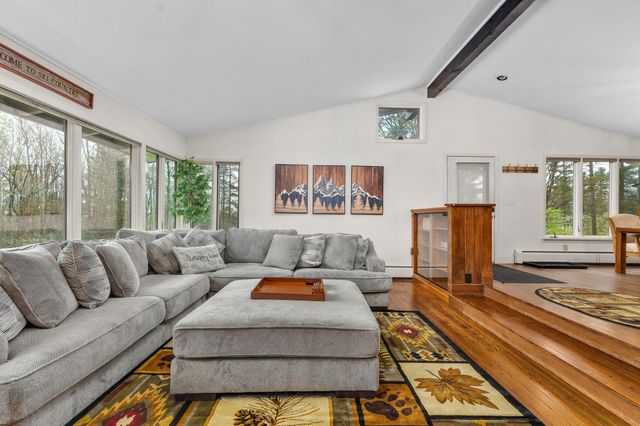 192 Cream Hill Road, Mendon, VT 05701