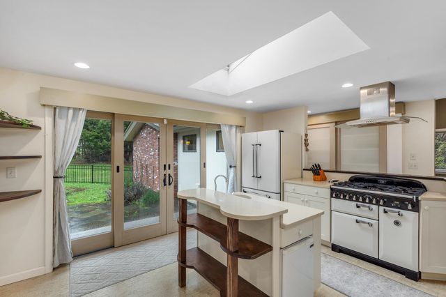 192 Cream Hill Road, Mendon, VT 05701
