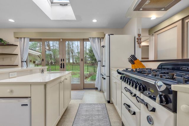192 Cream Hill Road, Mendon, VT 05701