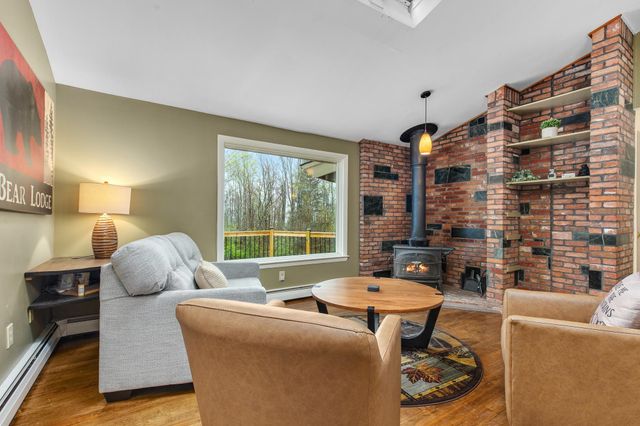192 Cream Hill Road, Mendon, VT 05701