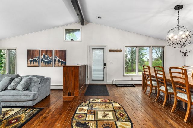 192 Cream Hill Road, Mendon, VT 05701