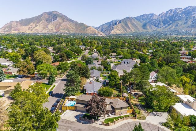 3711 S LE CORBUSIER CIR, Millcreek, UT 84106