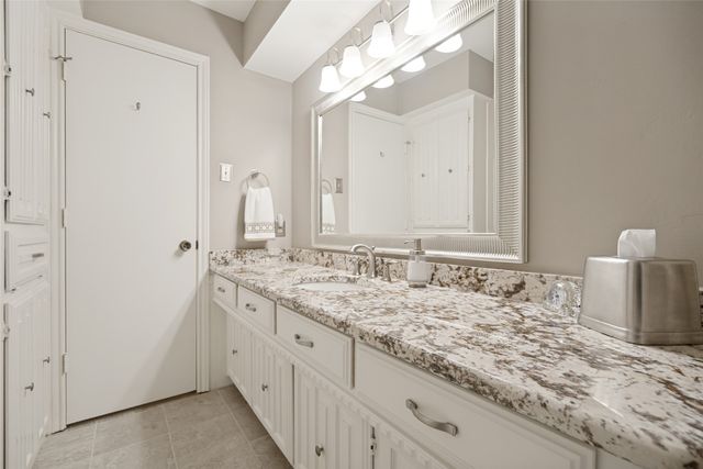8009 Abramshire Avenue, Dallas, TX 75231