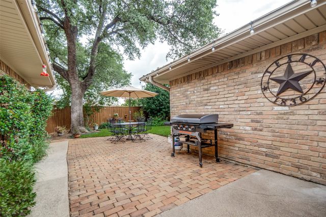 8009 Abramshire Avenue, Dallas, TX 75231