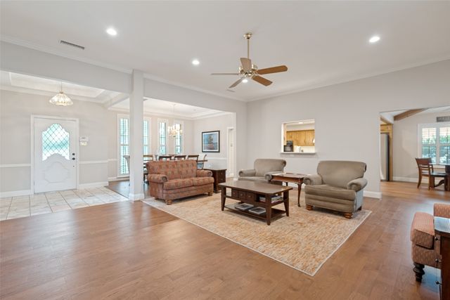 8009 Abramshire Avenue, Dallas, TX 75231