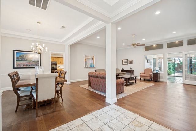 8009 Abramshire Avenue, Dallas, TX 75231