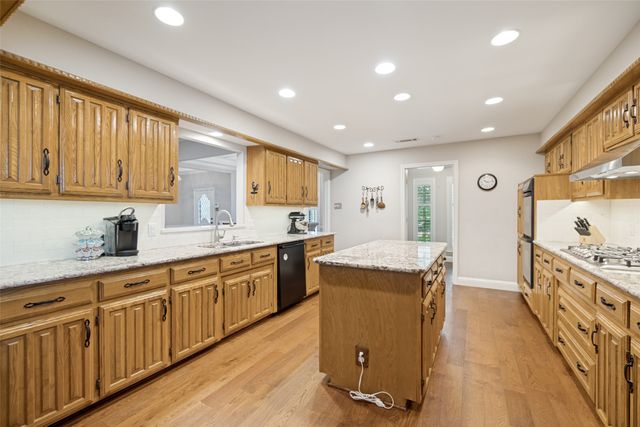 8009 Abramshire Avenue, Dallas, TX 75231