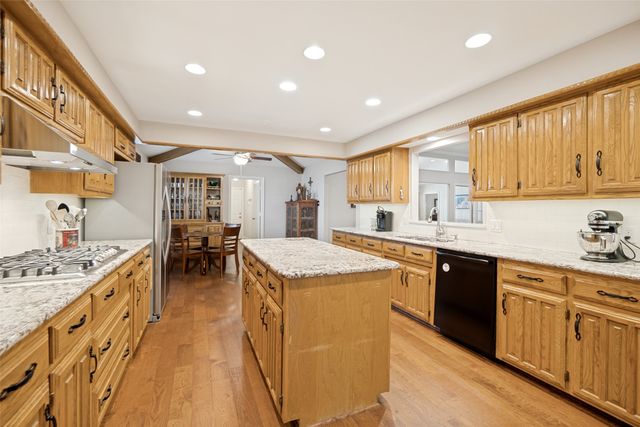 8009 Abramshire Avenue, Dallas, TX 75231