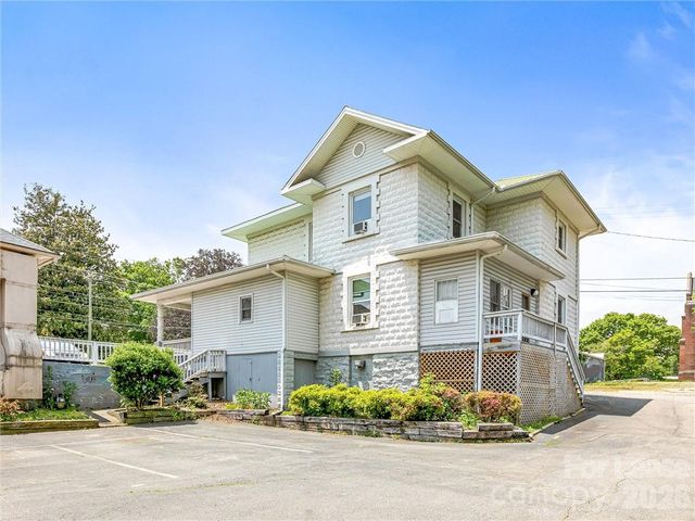 577 Haywood Road, Asheville, NC 28806