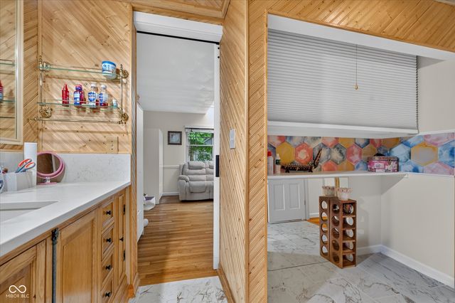 8942 Briarclift Road, Indianapolis, IN 46256