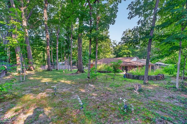 8942 Briarclift Road, Indianapolis, IN 46256