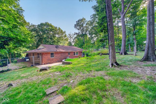 8942 Briarclift Road, Indianapolis, IN 46256