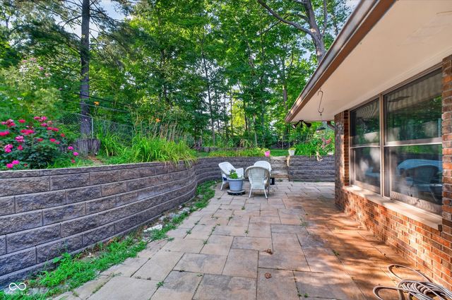 8942 Briarclift Road, Indianapolis, IN 46256
