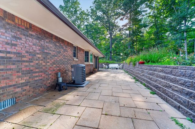 8942 Briarclift Road, Indianapolis, IN 46256